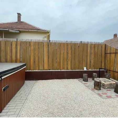 Gore Vendeghaz アパート